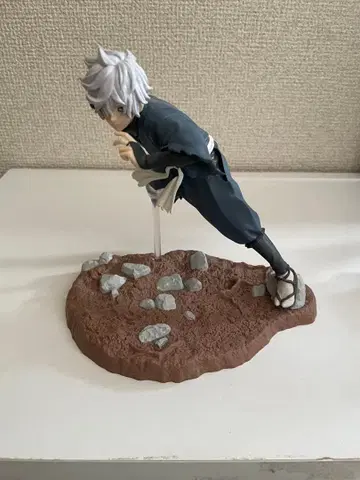 주술회전 고죠 사토루 피규어 받침대 포함 박스 있음