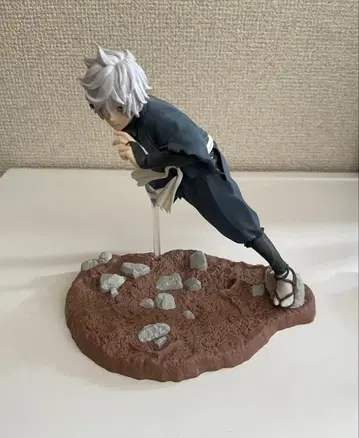 주술회전 고죠 사토루 피규어 받침대 포함 박스 있음