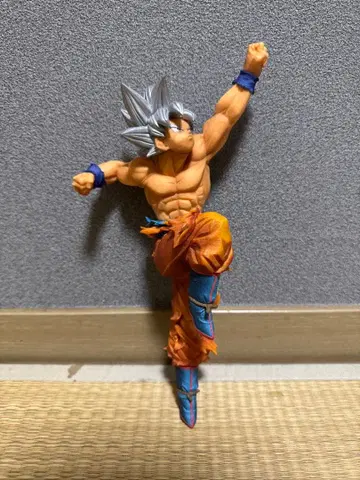 손오공 무의식의 극의 피규어