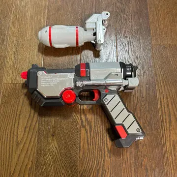 울트라맨 가이아, XIG (시그) 대원, 제크터건