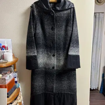 그라데이션 블랙 울 코트