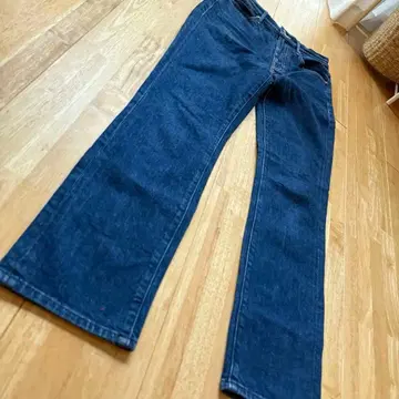 MOTHER HIGH WAISTED RASCAL HOVER 26