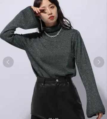 HARE 플레어 슬리브 라메 터틀 니트 시착만 한 상품