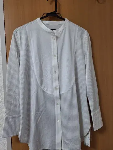 자유구 화이트 스트라이프 긴팔 셔츠