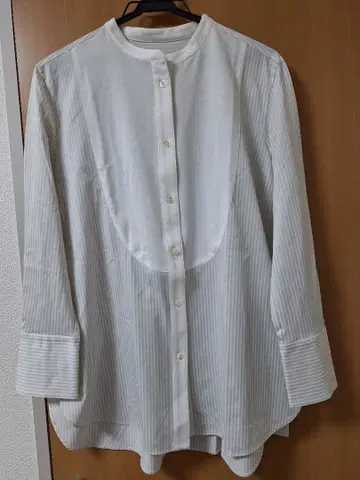 자유구 화이트 스트라이프 긴팔 셔츠