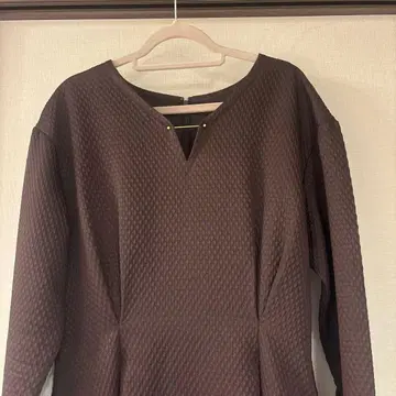 아카 아카 암 슬릿 원피스