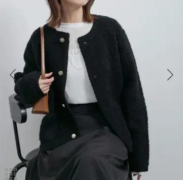 로페피크닉 골드 버튼 루프 편직 니트 가디건 블랙