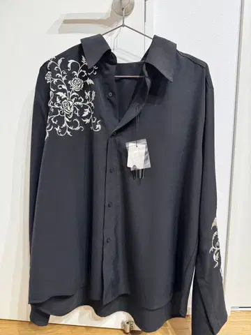 블랙 긴팔 셔츠 M 사이즈