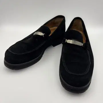 블랙 스웨이드 로퍼 메탈 밴딩 포함