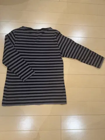 새상품급 marimekko 긴팔T셔츠 S사이즈 블랙과 그레이 스트라이프