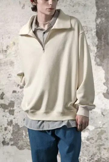 크림색 하프 지퍼 트레이닝복 L 사이즈