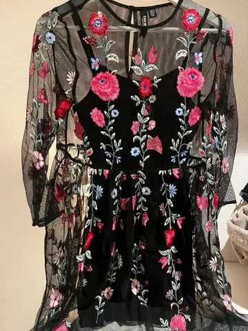 Evernew 자수 원피스 드레스 블랙 x 꽃무늬 결혼식