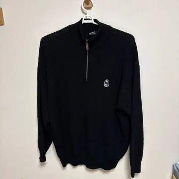 블랙 하프 지퍼 니트 스웨터