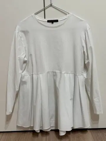 23구 긴팔 티셔츠 38 M 사이즈