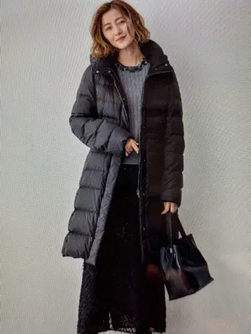 23구 44 사이즈 시레 타프타 롱 다운 코트