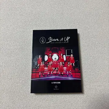 Burn it UP NiziU Live with U 2022