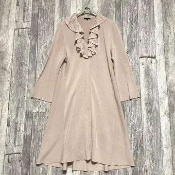 투 비 시크 [ 새상품급 ] M 프릴 옷깃 베이지 A라인 가디건