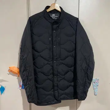 유니클로 화이트 마운티니어링 하이브리드 다운 자켓