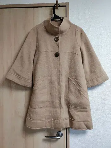 Ballsey 보르지 베이지 판초 코트