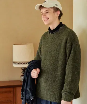 울 혼방 부클 얀 오버 사이즈 크루넥 풀오버 니트