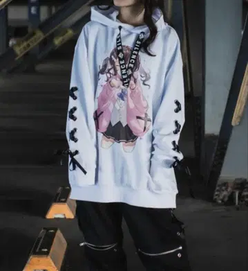 JOHN'S CLOSET 사이드 레이스업 딸기 & 아오이 프린트 후드티