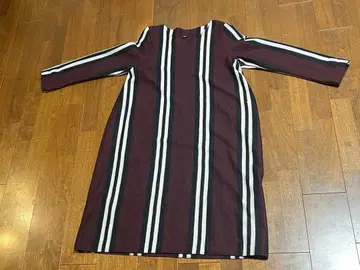 버건디 스트라이프 니트 원피스