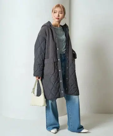 프릭스스토어 보아 퀼팅 절개 롱 코트 코트