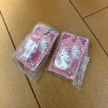 헬로키티 캡슐 토이