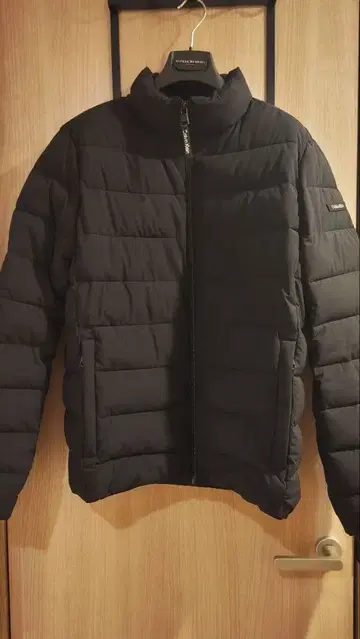 Calvin Klein 블랙 패딩 자켓 사이즈 US S