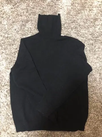 유니클로 캐시미어 100% 터틀넥 스웨터