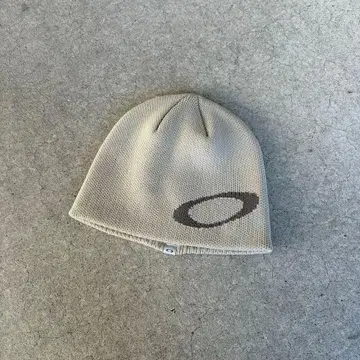 Oakley 베이지 니트 모자 비니