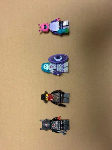 LEGO 미니 피규어 세트 4개