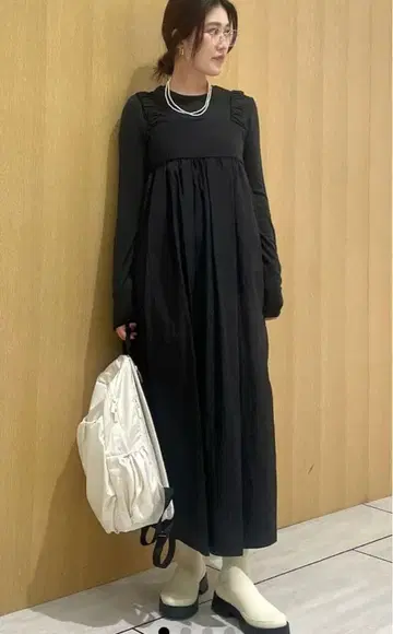 택 포함 새상품 emmi 에미 박스 체크 원피스 세트 블랙 1