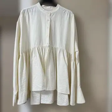 DOUX ARCHIVES 아이보리 플레어 긴팔 셔츠