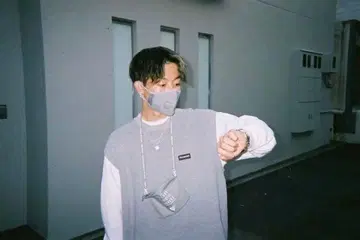 Paragraph 그레이 슬리브리스 베스트