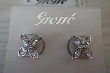 [ 미사용 택 포함 ] Grosse 그로세 플라워 귀걸이 크리스탈