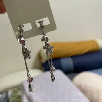 크로스 모티브 귀걸이 (양쪽 귀용)