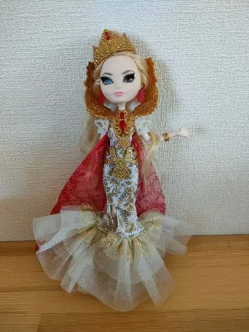 에버 애프터 하이의 [ 슬론 커밍 ] 애플 화이트 인형