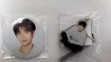 K-POP TOMORROW 캡슐 토이 캔뱃지 와 키링 세트