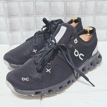 온 [ 25.0 ] CLOUD 클라우드 스니커즈 블랙