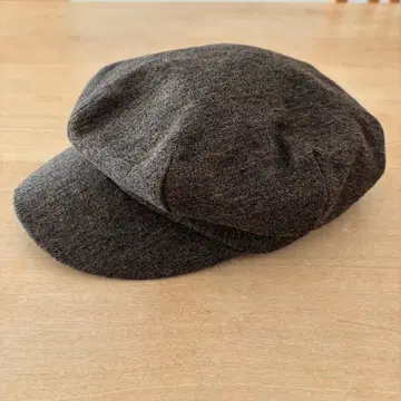 Attractions, Tweed Casquette