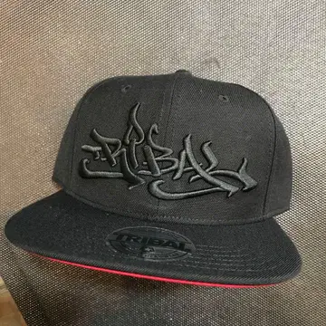 TRIBAL 클래식 - 블랙 온 블랙 스냅백