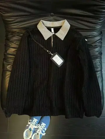 데미지 가공 & 프린지 마감 다크 블루 와이드 팬츠