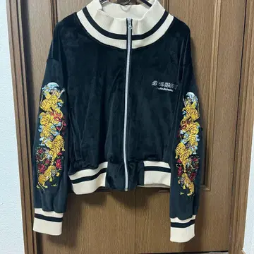 츄카타베타이 벨로아 스카잔