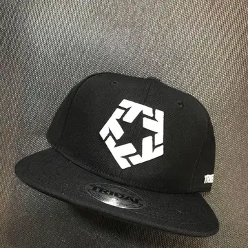 TRIBAL T-Star - White on Black Snapback