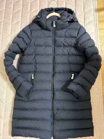 PYRENEX 다운 자켓 사이즈 38 블랙