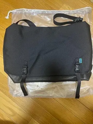 41세기 strato 메신저 백 나이모노네다리 스트라토