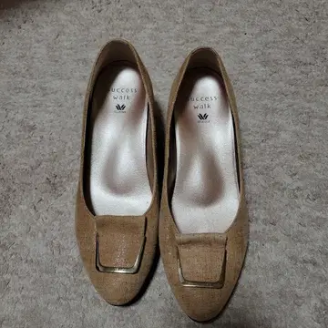 success walk 베이지 버클 펌프스