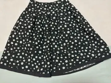 엠즈 그레이시 꽃무늬 플레어 스커트 38