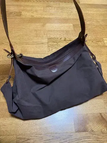 일비종떼 다크 브라운 캔버스 숄더백